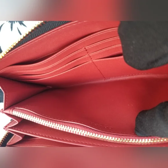 Rare Coach Black Pebbled Leather Wallet With Red Interior - Picture 8 of 13